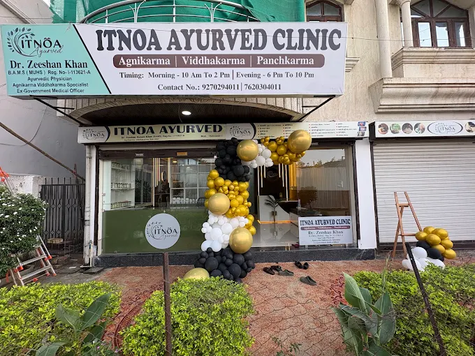 Front entrance of ITNOA Ayurved Clinic in Nagpur during daytime